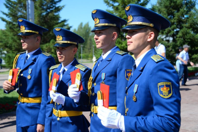 Қазақстанда әскери оқу орындарын үздік тәмамдаған түлектерге "аға лейтенант" атағы беріледі