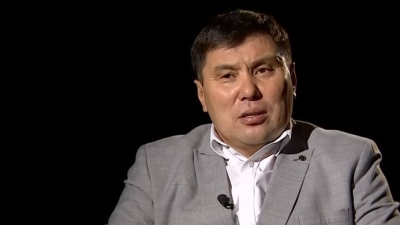 «Үйленбегендер үшін жүрегім ауырады»: Омар Жәлел бойдақтықтың зияны туралы айтты