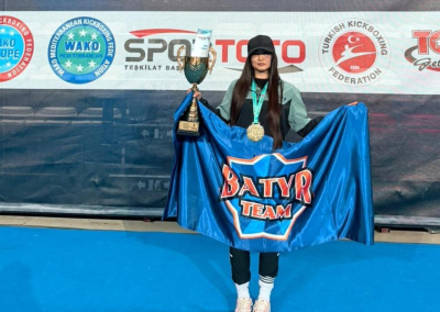 Шығыстың радиотелефонисі кикбоксингтен әлем чемпионы атанды