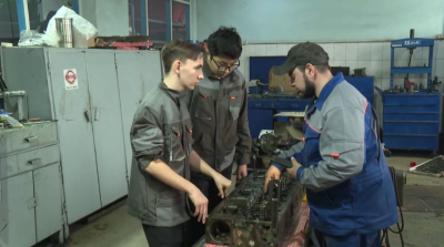 Семейде оқушылар жұмысшы мамандықтарды меңгеріп жүр