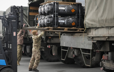 Трамп Украинаға көбірек қару уәде етті: бітімге келудің ауылы алыс па