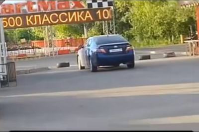 «Жетпегені осы еді»: Астанада LED-экрандағы интимді жарнама тұрғындардың ызасын тудырды (ВИДЕО)