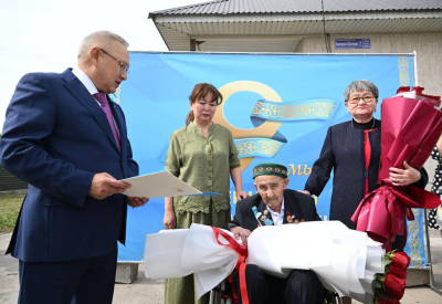 Бейбіт Исабаев Ұлы Отан соғысының ардагерін Жеңіс күнімен құттықтады