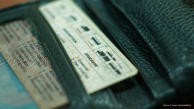 Қазақстанда кімдерге көлік тізгіндеуге тыйым салынуы мүмкін?