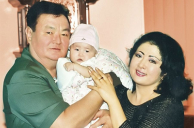 «Атын Айша деп қойғанбыз»: Мақпал Жүнісова Заманбек Нұрқаділов екеуінің отбасылық құпиясын бөлісті