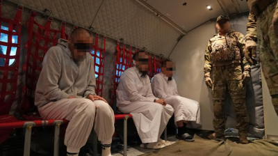 Төрт адам террористік қылмыс жасады деген күдікпен елге жеткізілді