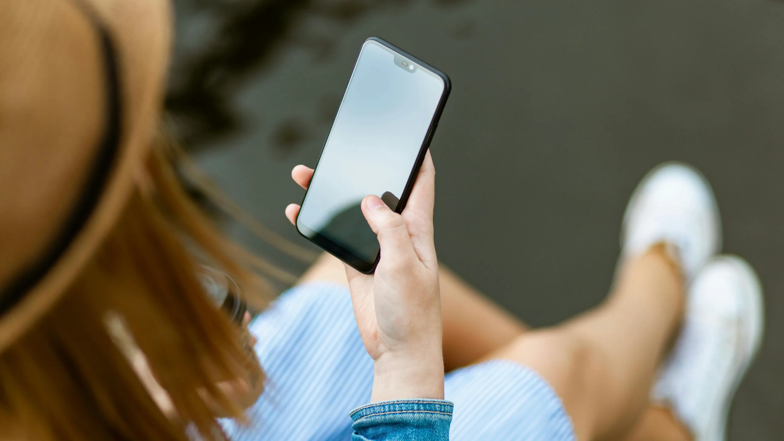 Лайк орнына қамау: Алматыда TikTok-тағы тікелей эфирден кейін екі қыз жазаланды