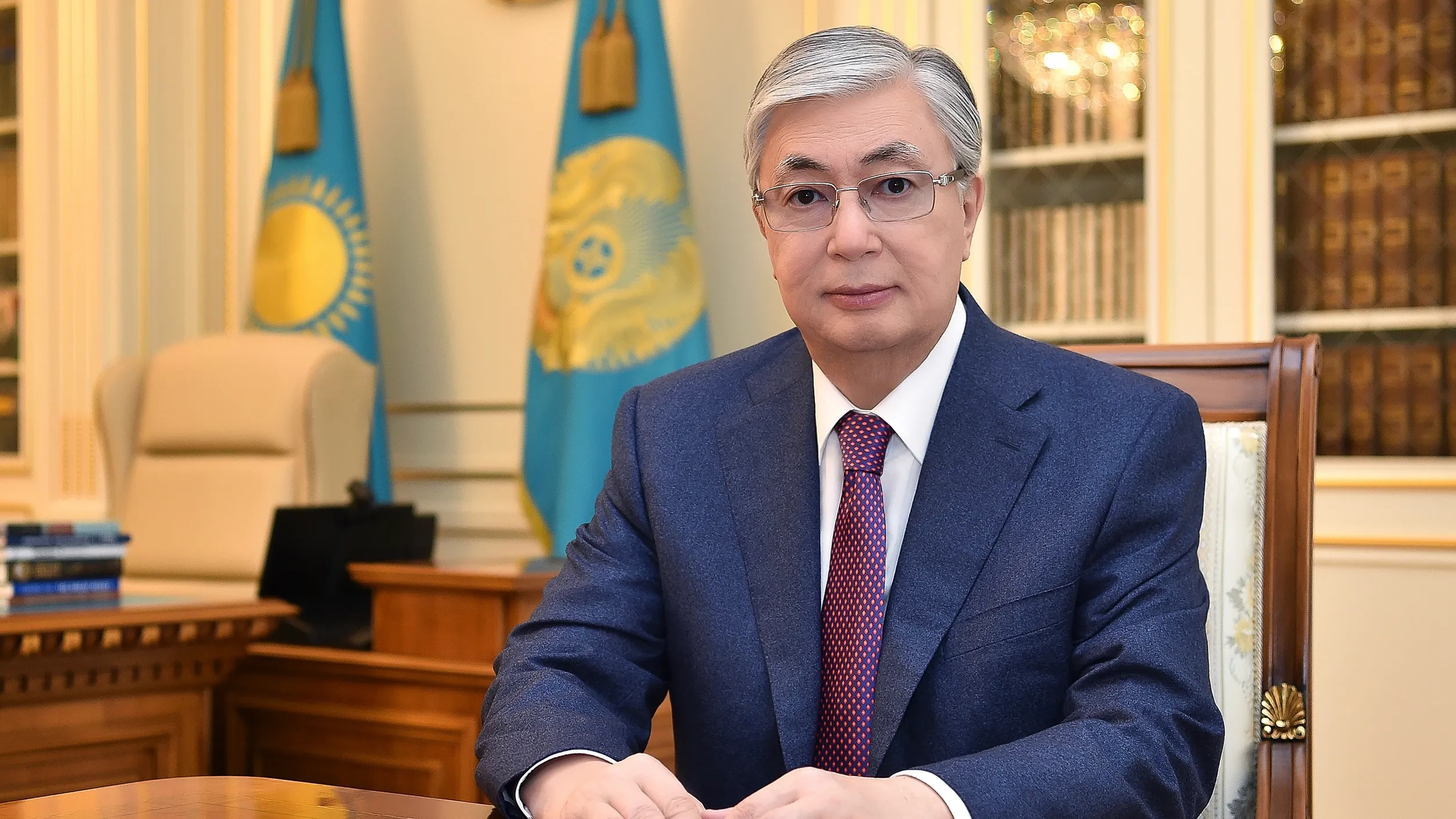 Тоқаев барлық деңгейдегі мәслихаттардың өкілеттігін мерзімінен бұрын тоқтату туралы жарлыққа қол қойды