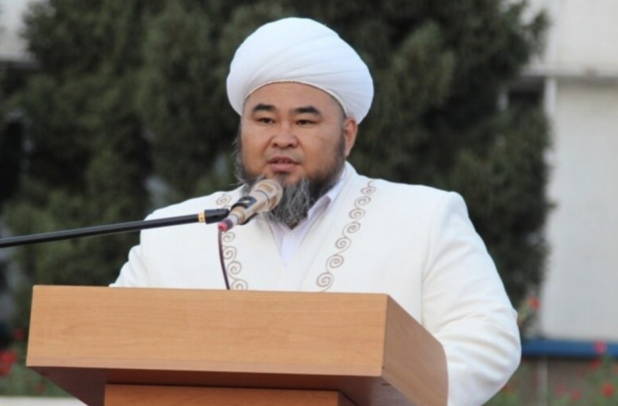 Алаяқтық жасаған имамның үйінен қомақты ақша табылды