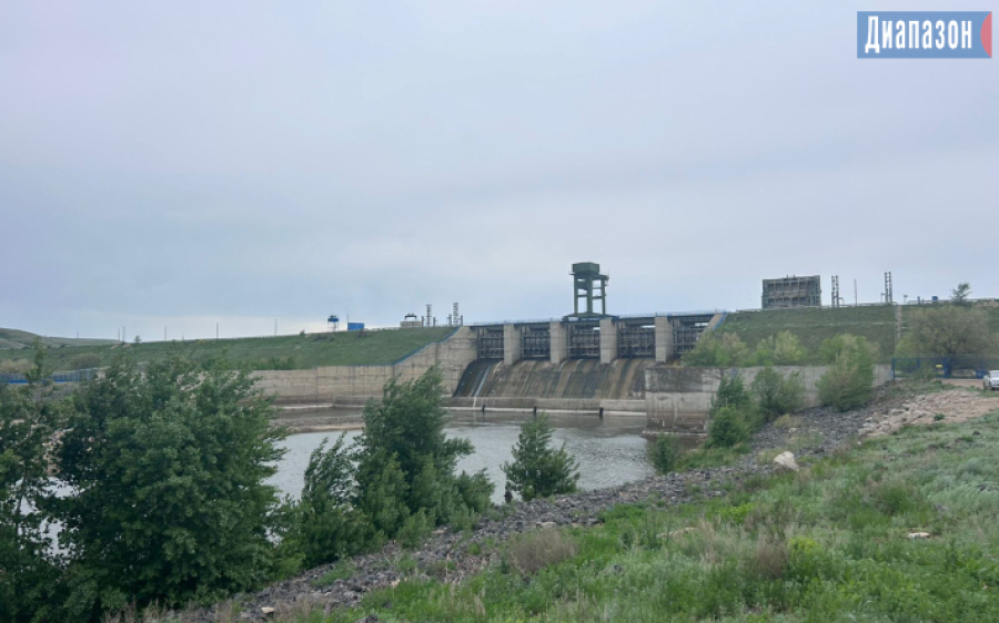 На водохранилище добывают песок, берега в мусоре, рыба исчезает