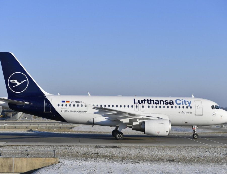 «Бір жолаушы көз жұмды»: Lufthansa ұшағы Алматыға шұғыл қонуға мәжбүр болды